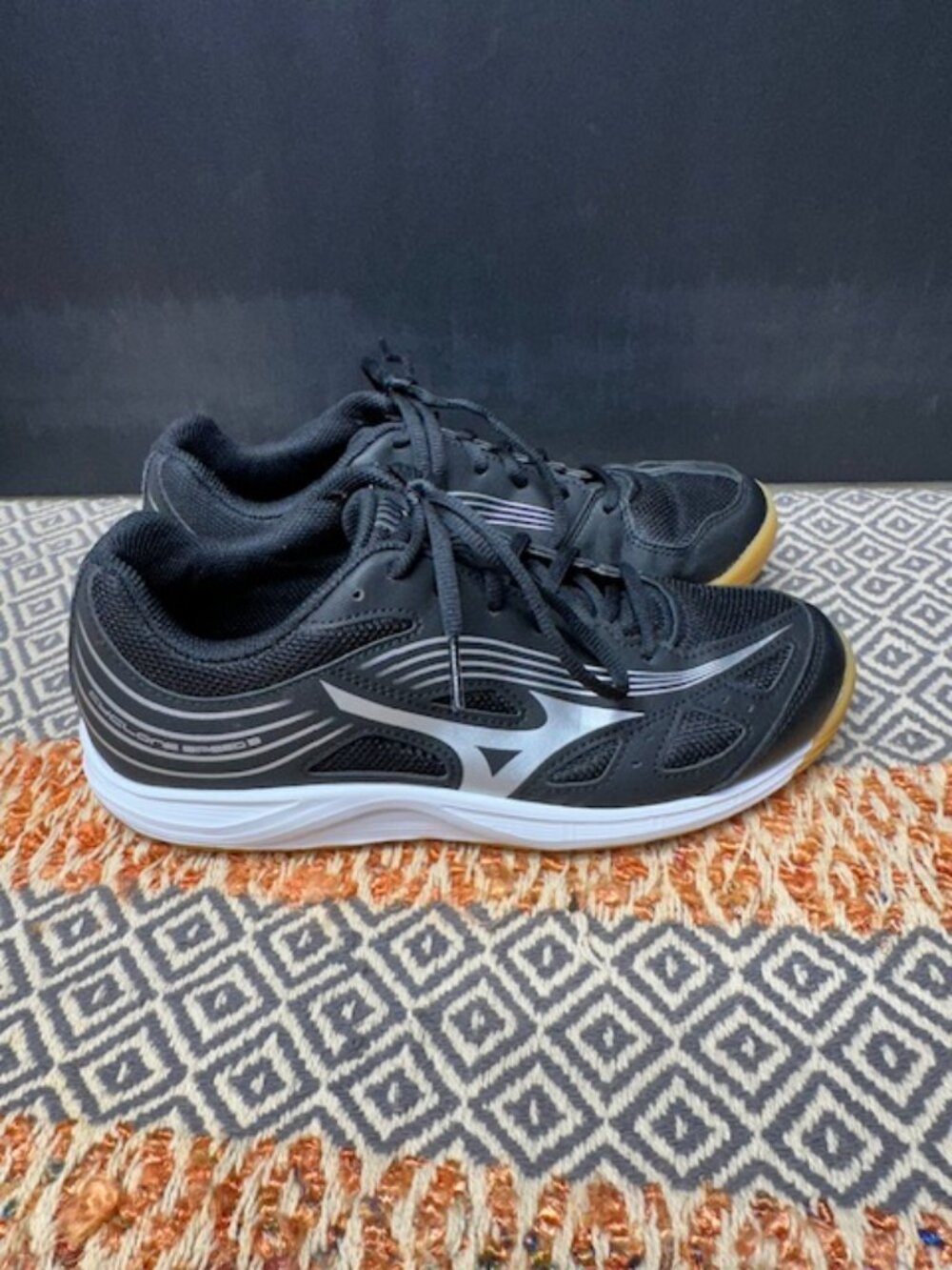 Mizuno Cyclone Speed 3 Volleyball Shoes Woman's Size 9.5